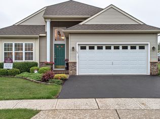 17 Medici Dr, Somerset, NJ 08873