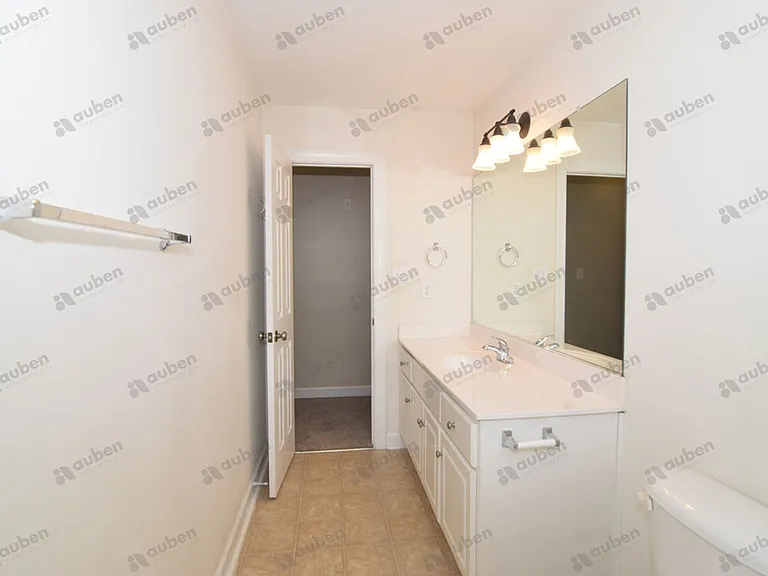 801 Whitney Pass — Photo 32