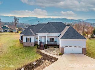 52 Penley Park Dr, Weaverville, NC 28787