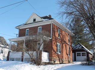 303 1st St NE, Waukon, IA 52172