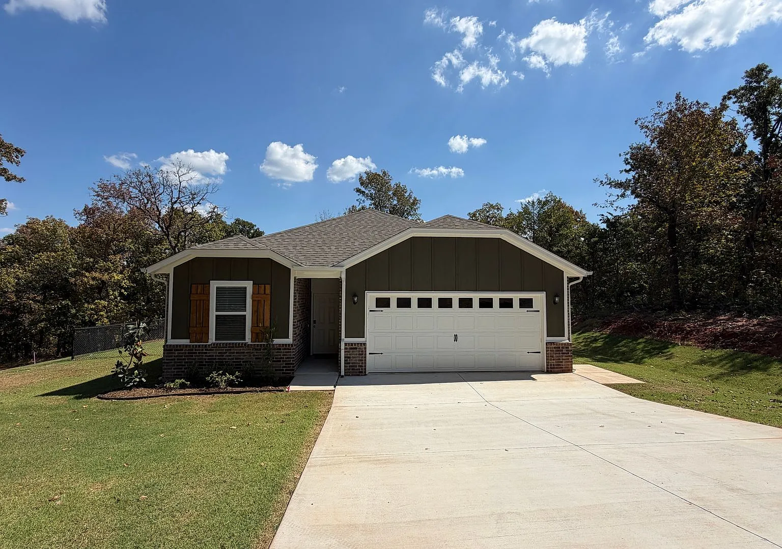 New Construction 3 Bedroom, 2 Bathroom on a 1.60 Acre Lot in Ridge Creek Addition! — Photo 3
