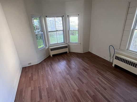 3rd image of 39 Rush Ave #1