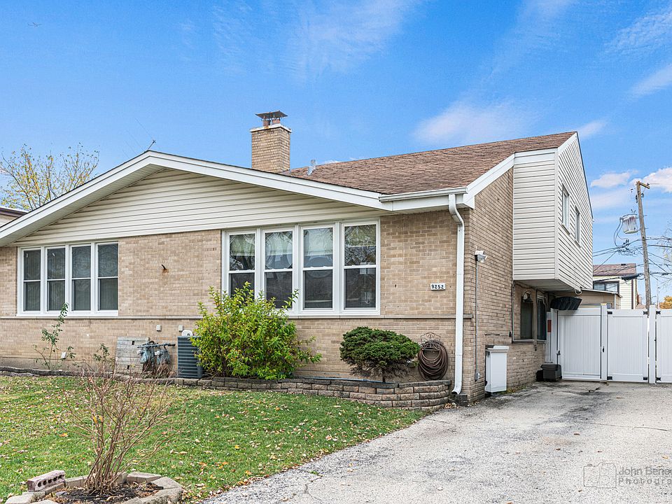 1st image of 9252 Twin Oaks Ln