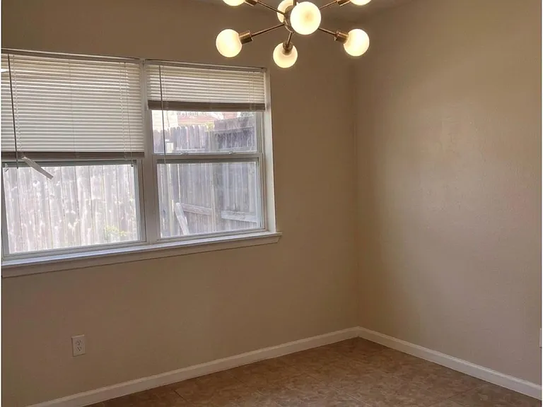 12413 Wellington Park Dr — Photo 7