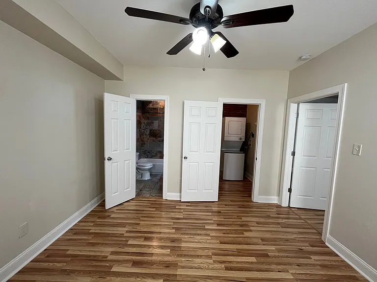 4924 Centre Ave #4 — Photo 11