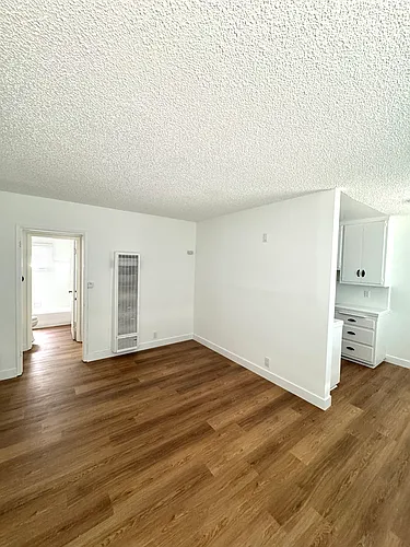 3301 E Wilton St #4 Photo 1 3301 E Wilton St #4 Photo 1
