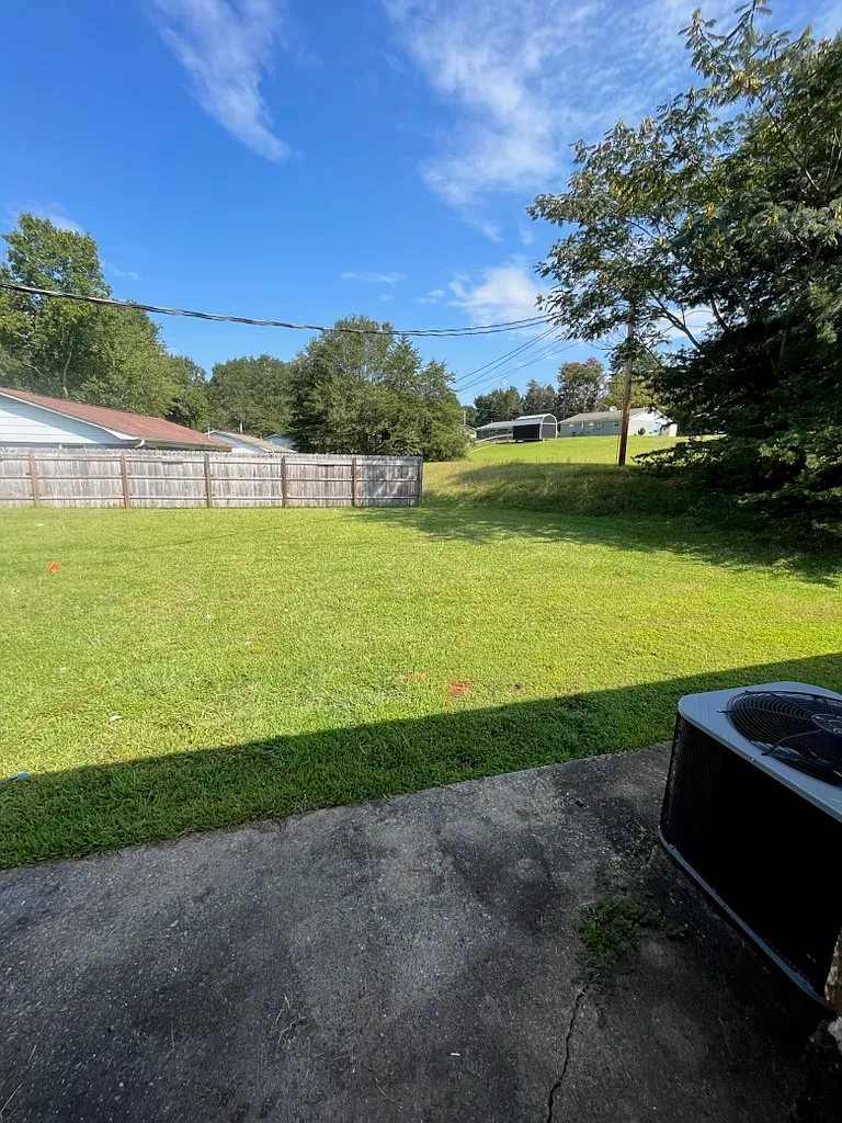 2 bed, $900 — Photo 2