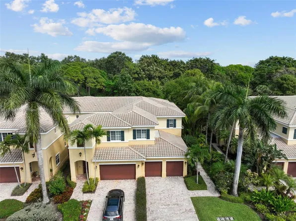 305 Chambord Ter #305, Palm Beach Gardens, FL 33410