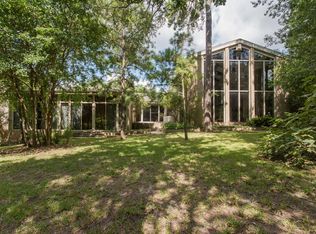 1501 N Main St, Highlands, TX 77562