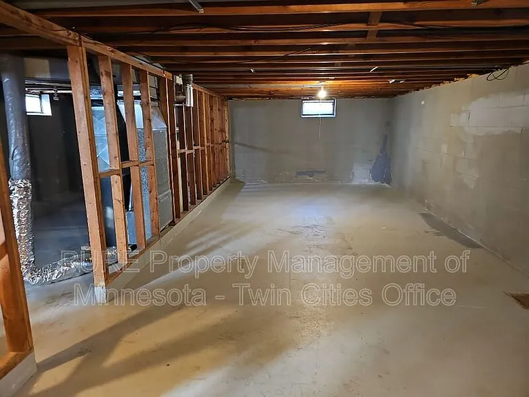 1617 Flag Ave N — Photo 16