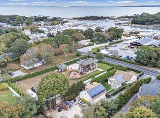 33 Newtown Rd, Hampton Bays, NY 11946