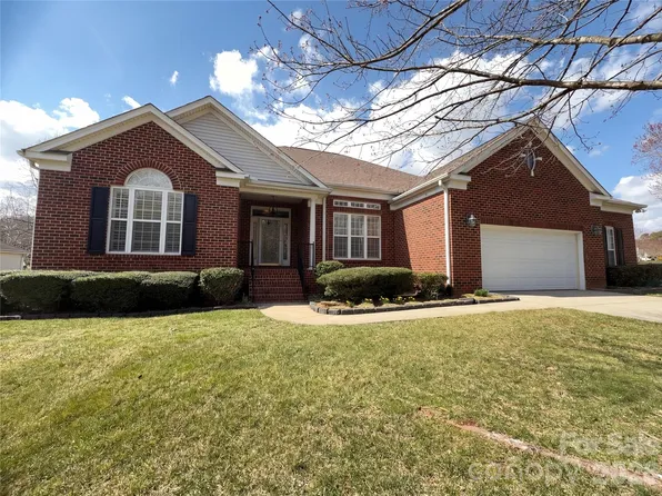 7700 Sedgebrook Dr E, Stanley, NC 28164