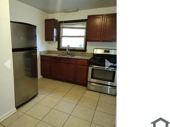 7957 S Wood St, Chicago, IL