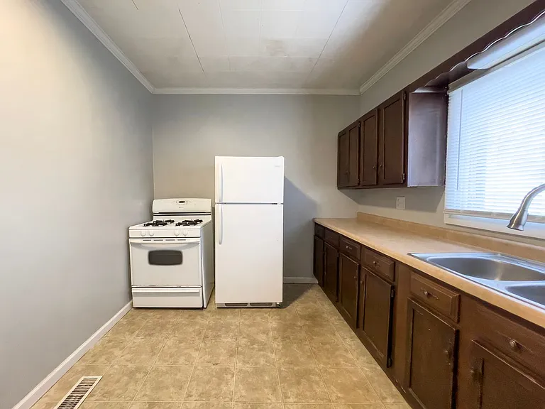118 N Martin St — Photo 1