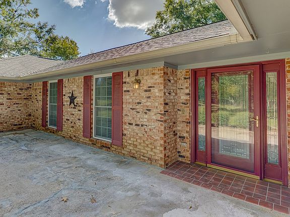 4th image of 1607 Lakeside Dr