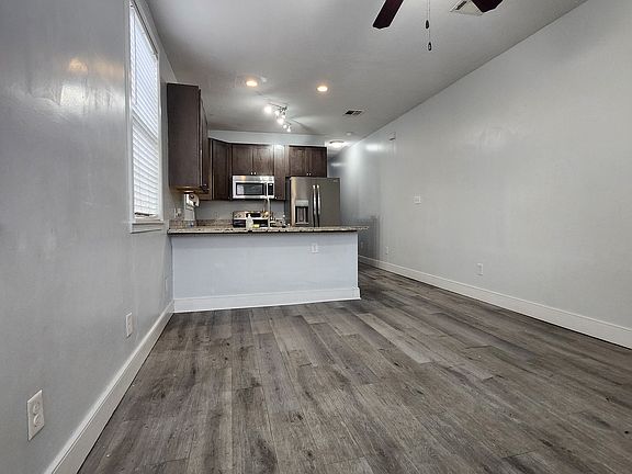 Living & Kitchen
