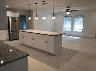 819 Queen Palm Ln, Sarasota, FL 34243