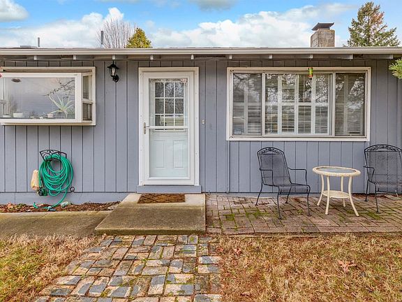 4th image of 2532 Alma Dr