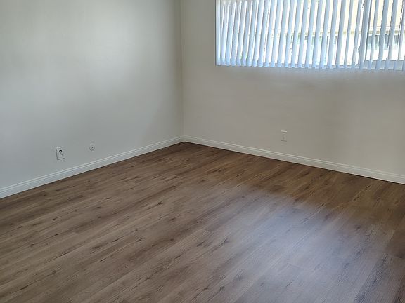 5th image of 2114 E La Palma Ave APT B