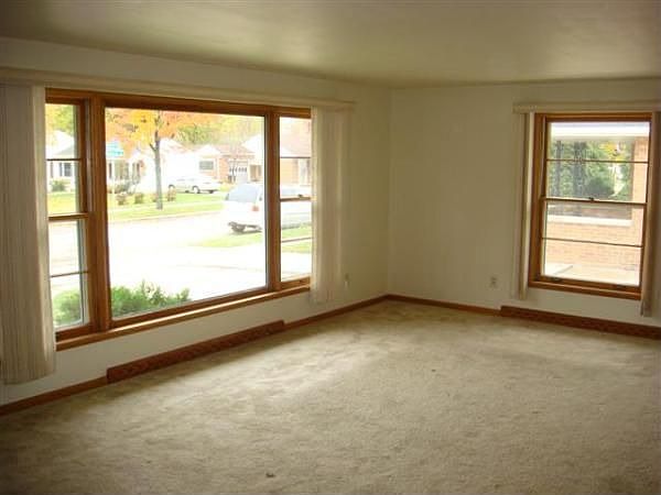 2nd image of 427 W Verbrick St