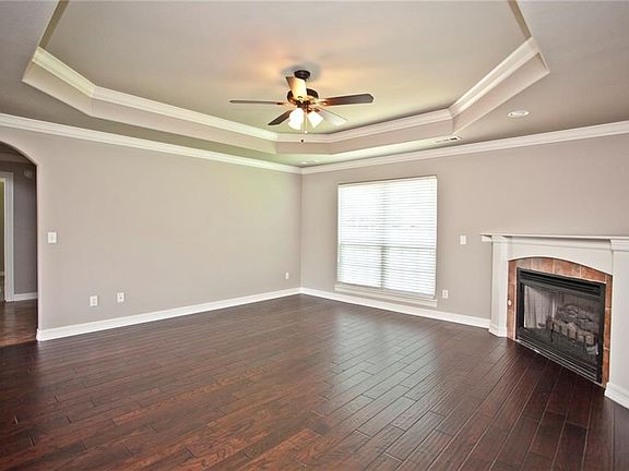 4th image of 20 Hillswick Dr