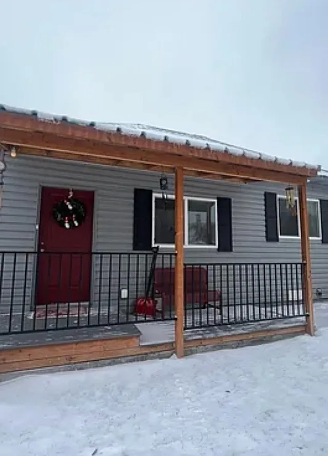 2 Bedroom Charmer in Roberts — Photo 1