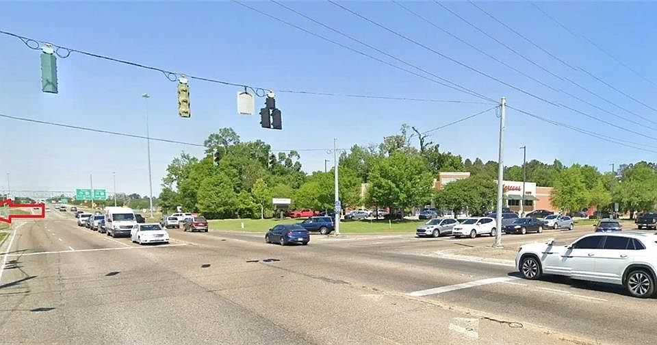 2nd image of 175 SE Service Rd