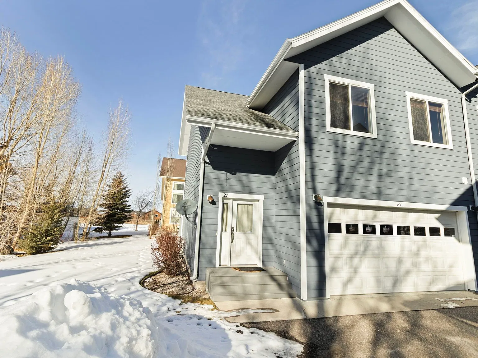 3 bed, 1600 sqft, $3,000 — Photo 1