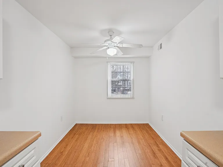 Brookwood Apartments — Photo 8