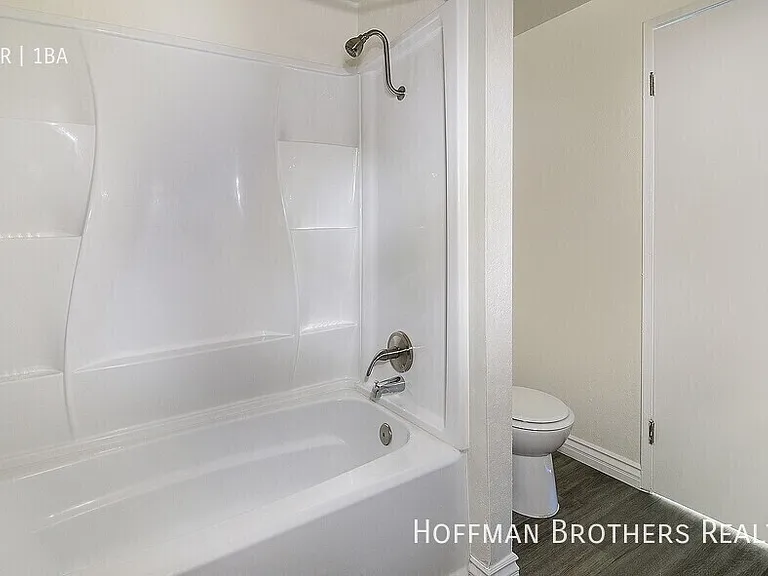 20326 Saticoy St #7 — Photo 10