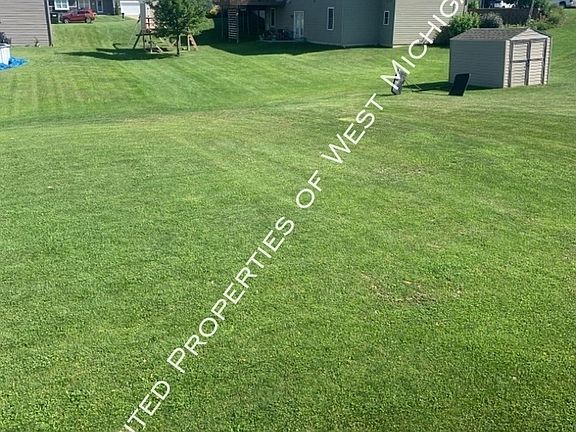3rd image of 1691 Sweet Grass Dr SE