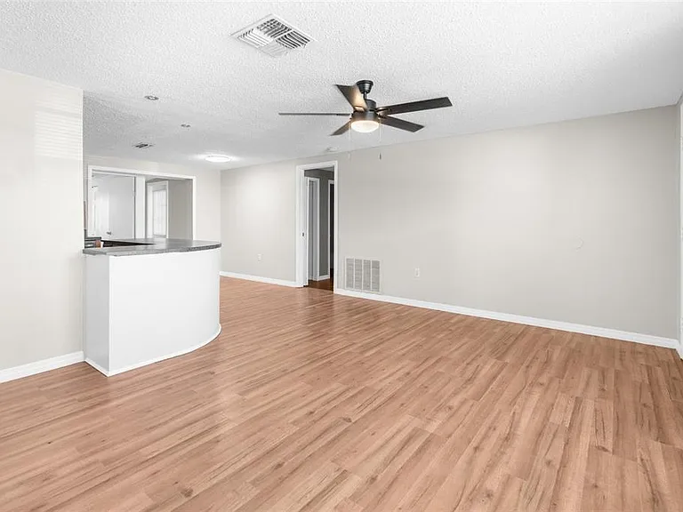 11902 Oceanside Dr — Photo 4