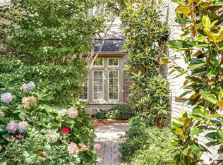 37 Lands End Dr, Greensboro, NC 27408