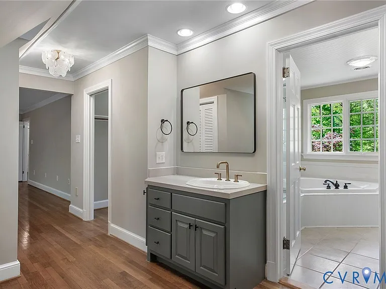 9900 Kingsbridge Rd — Photo 22