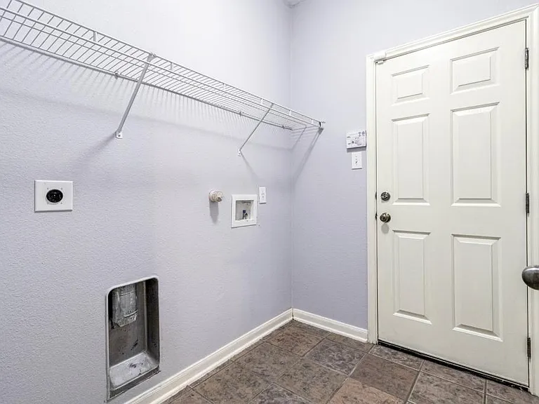9116 Pedernales Rio — Photo 22