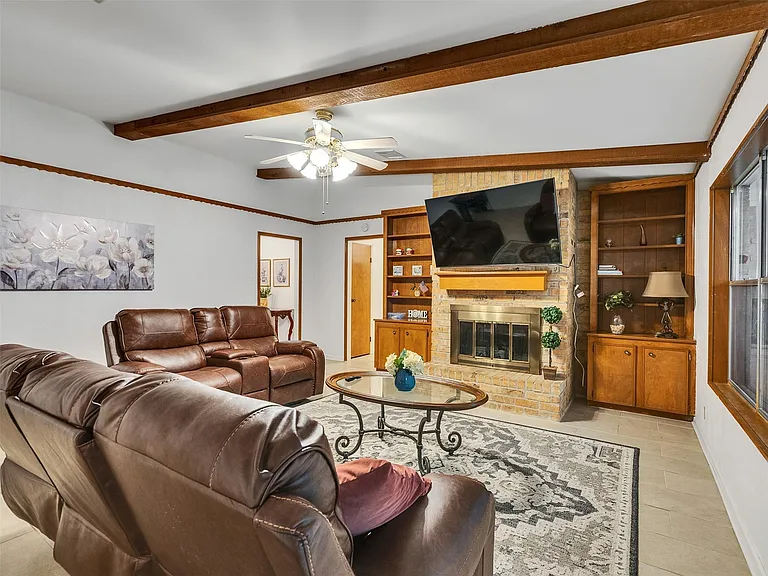 4002 Thistledown Dr — Photo 20