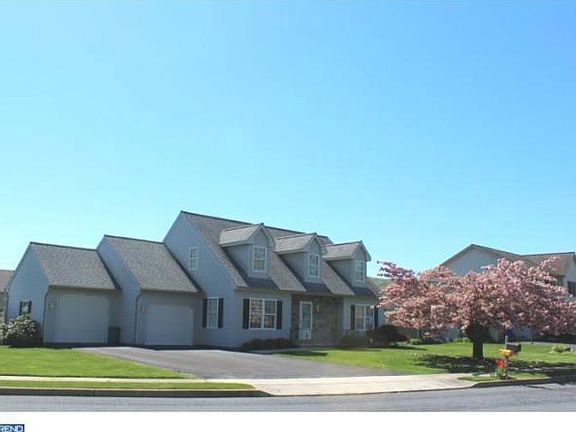 4th image of 23 Carriage Dr