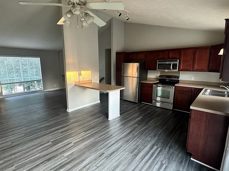 16860 Saratoga Cir — Photo 8