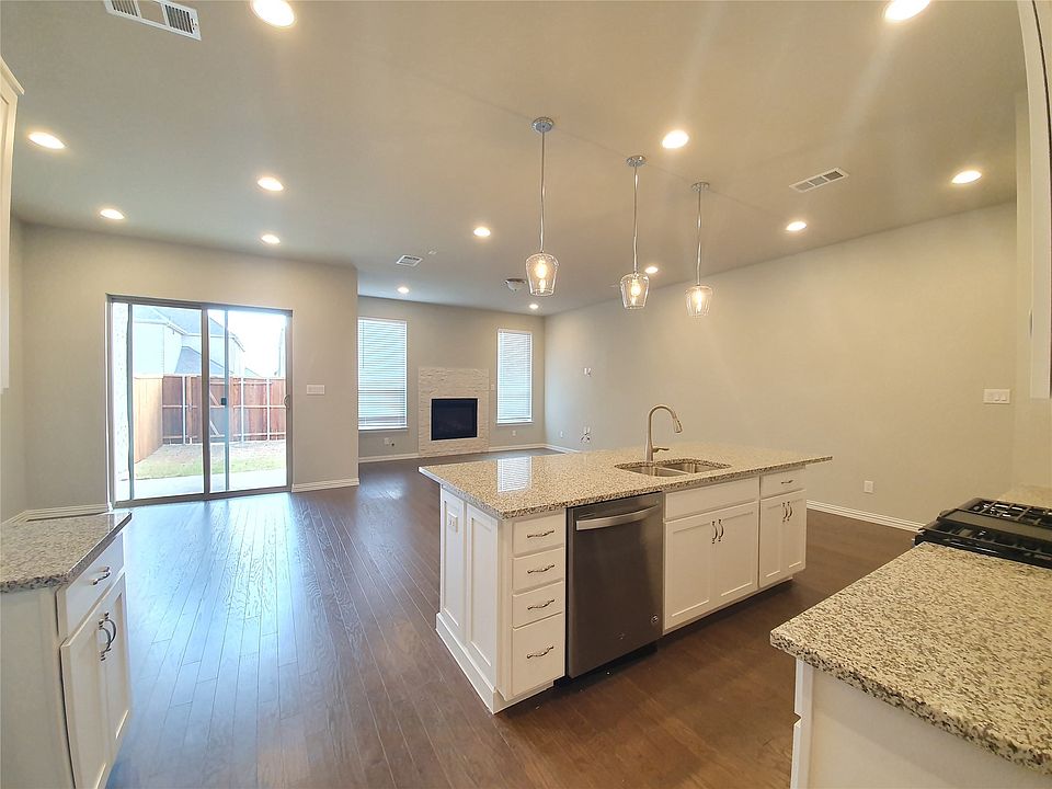 1st image of 8266 Primrose Way