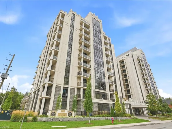 81 Robinson St #205, Hamilton, ON L8P 0C2