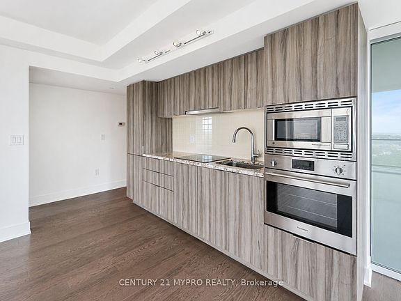 3rd image of 955 Bay St #2707
