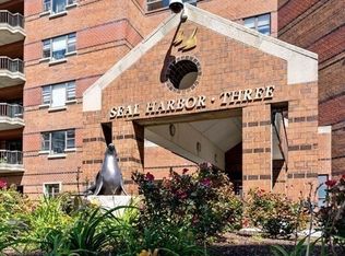 3 Seal Harbor Rd APT 733, Winthrop, MA 02152