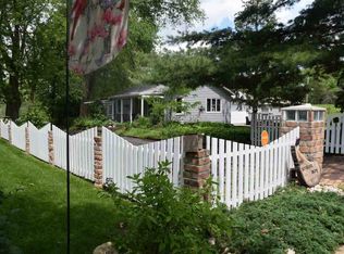 903 Riverside Dr, Waterloo, IA 50703