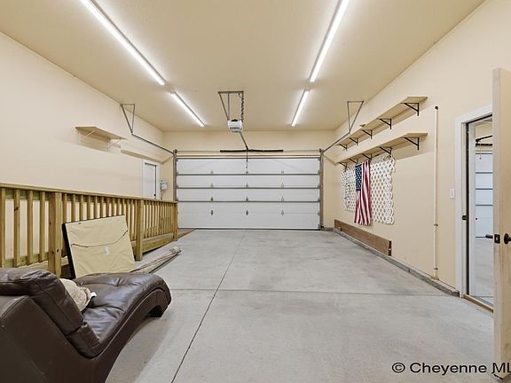 5th image of 3216 Land Ct