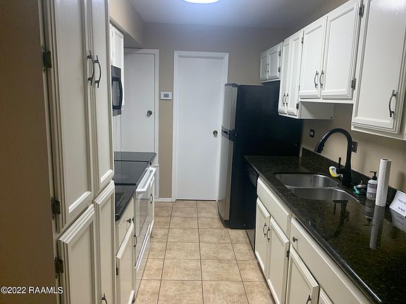 2nd image of 200 Lodge Dr APT 806