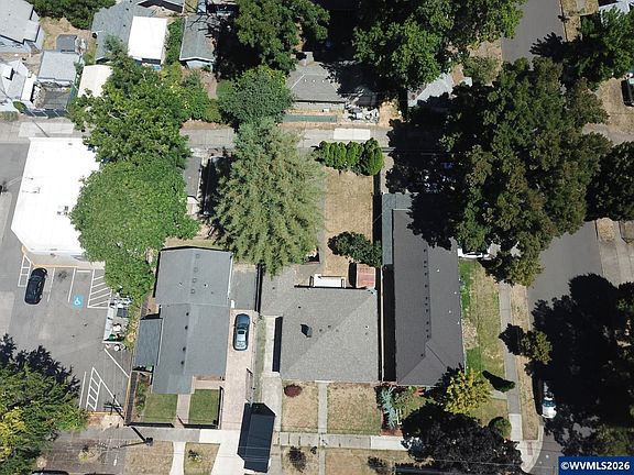 4th image of 1075 Shipping St NE