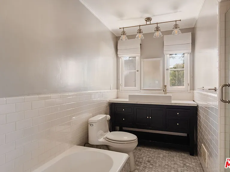 3008 Motor Ave — Photo 4