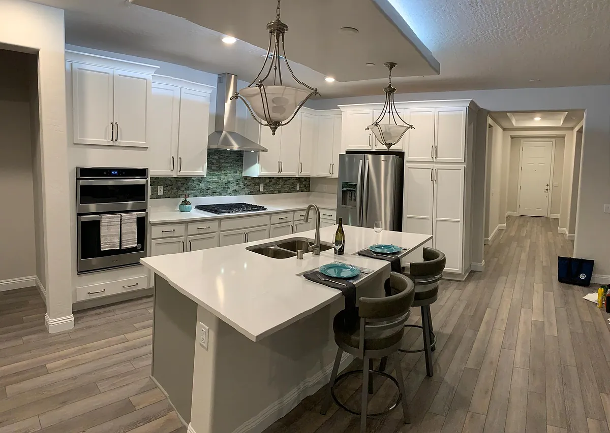 Kitchen featuring Whirlpool suite. - 92 Lake Oasis St