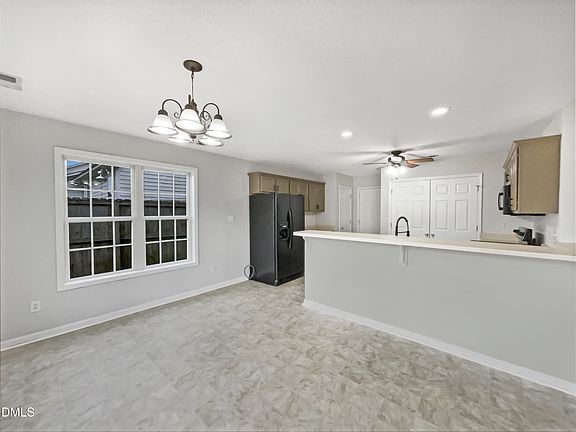 4th image of 1451 Avoncroft Dr
