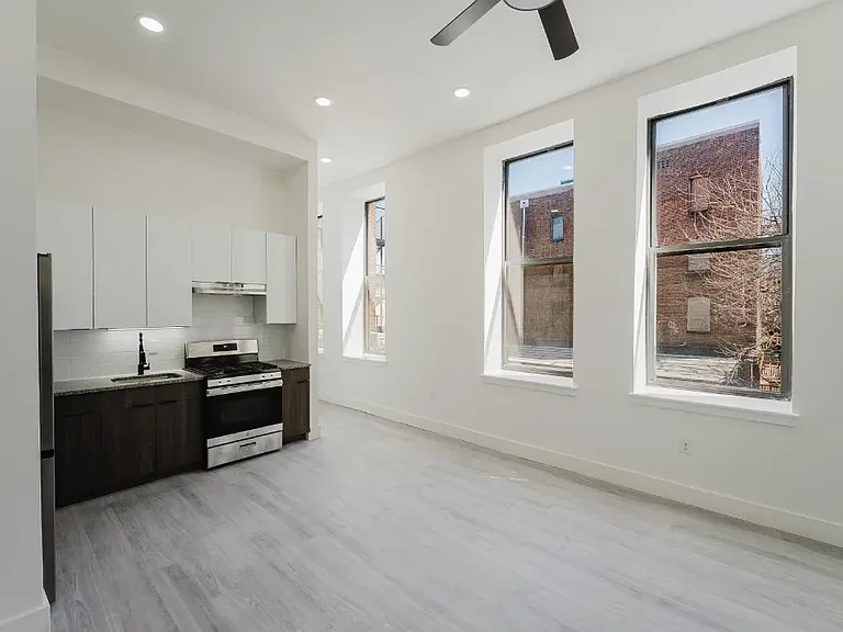 541 Central Ave #303B — Photo 3
